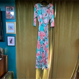 Plus Size Floral Wrap Dress in Pink and Blue 2-3X belted unk brand very stretchy